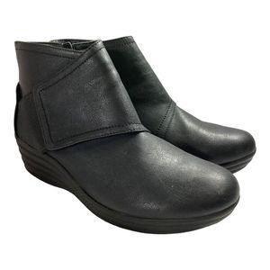 I Love Comfort Women's 9.5M Ankle Boots Black Faux Leather Side Zip Wedge Heel